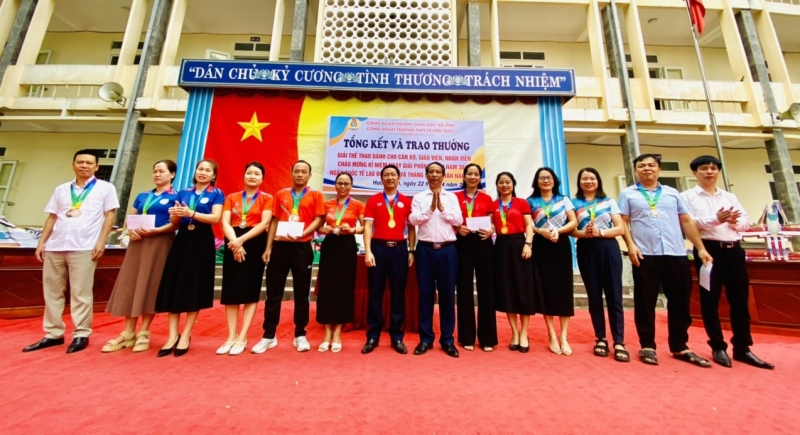 Công đoàn Trường Đại học Hà Tĩnh phối hợp tổ chức Hội thao năm 2022
