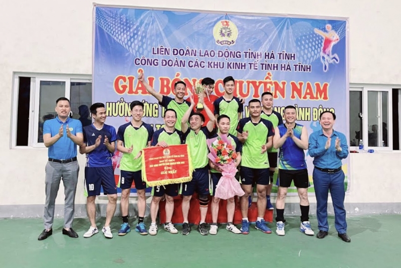 CĐ các Khu kinh tế tỉnh Hà Tĩnh tổ chức Giải bóng chuyền nam công nhân, viên chức, lao động năm 2022