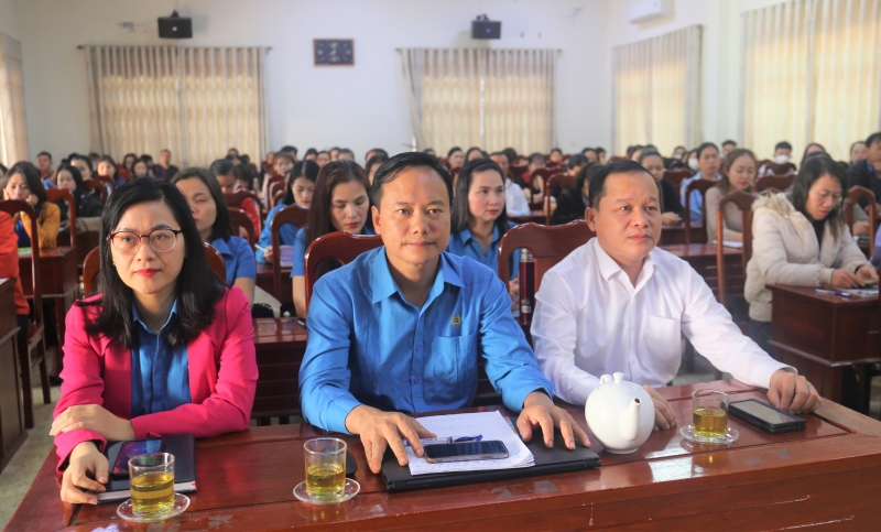 Thạch Hà: Khai giảng lớp bồi dưỡng lý luận chính trị đối tượng kết nạp Đảng