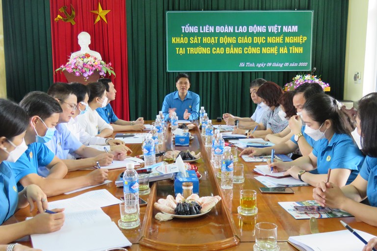 Tổng LĐLĐ Việt Nam khảo sát hoạt động giáo dục nghề nghiệp tại Trường Cao đẳng Công nghệ Hà Tĩnh