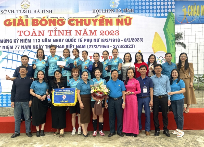 Đội bóng nữ Công đoàn Hà Tĩnh đạt giải nhì Giải Bóng chuyền nữ toàn tỉnh Hà Tĩnh năm 2023