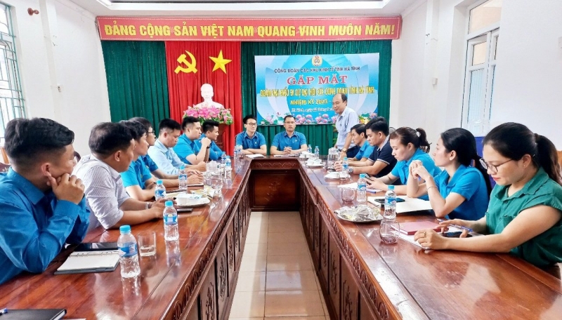 Công đoàn các Khu kinh tế tỉnh gặp mặt đoàn đại biểu đi dự Đại hội XIX Công đoàn Hà Tĩnh