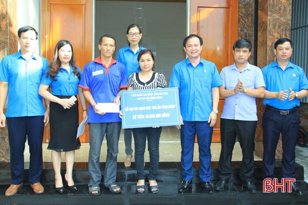 LĐLĐ Hà Tĩnh hỗ trợ 2 “Mái ấm công đoàn” cho giáo viên khó khăn ở Nghi Xuân