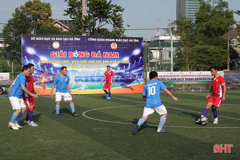 12 đội tham gia Giải Bóng đá nam các đơn vị trực thuộc Sở GD&ĐT Hà Tĩnh