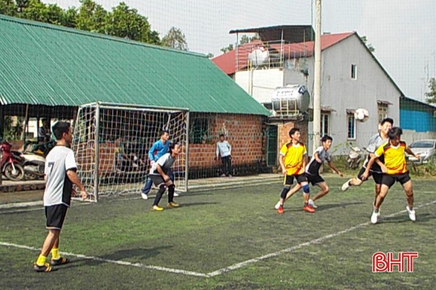 Ngành giáo dục Hà Tĩnh tổ chức giải thể thao mừng ngày Nhà giáo Việt Nam