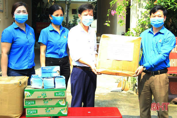 Các tổ chức, cá nhân ở Hà Tĩnh chung tay phòng chống dịch Covid-19