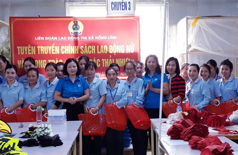Hồng Lĩnh: Tuyên truyền chính sách lao động nữ và phong trào “Chống rác thải nhựa”
