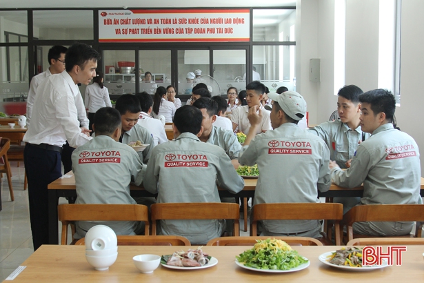 Doanh nghiệp Hà Tĩnh chăm lo bữa ăn ca cho người lao động