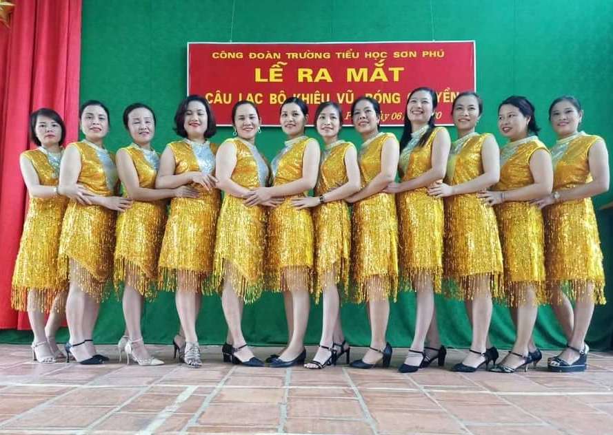 CLB “Khiêu vũ - Bóng chuyền” của CĐCS Trường TH Sơn Phú