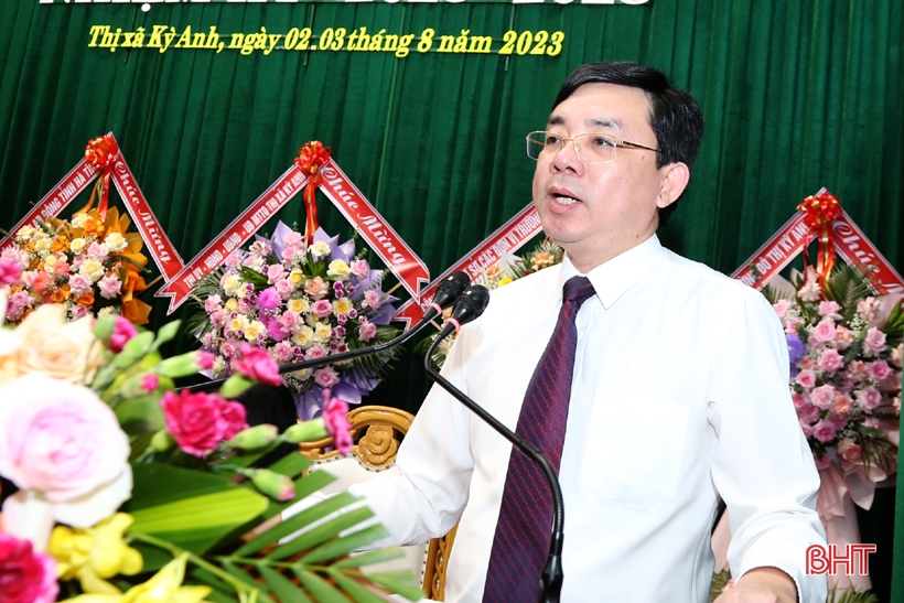 Ông Lê Thanh Nghị được bầu giữ chức Chủ tịch Liên đoàn Lao động thị xã Kỳ Anh