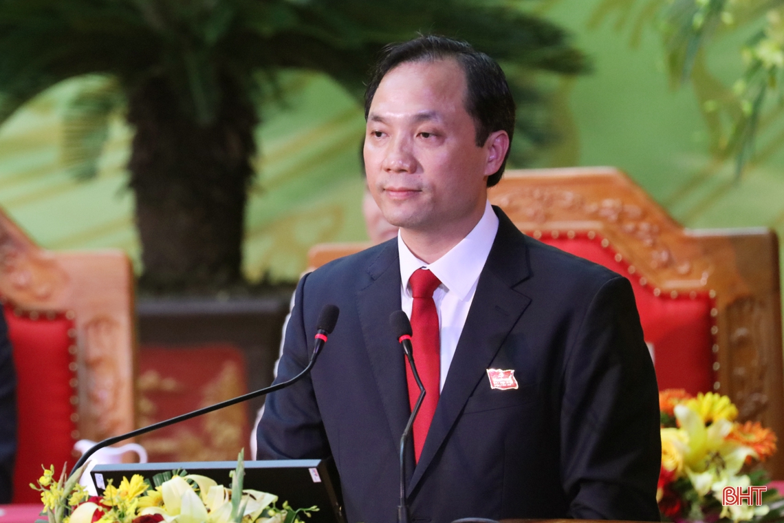 Thủ tướng Nguyễn Xuân Phúc phát biểu với Đại hội Đảng bộ Hà Tĩnh