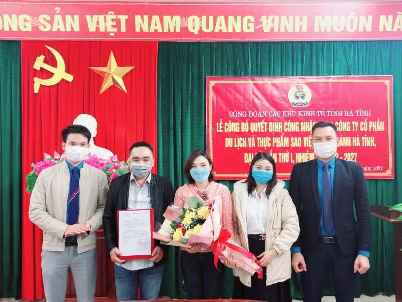 Công đoàn các Khu Kinh tế tỉnh: Công bố quyết định công nhận CĐCS Công ty CP Du lịch và Thực phẩm Sao Việt