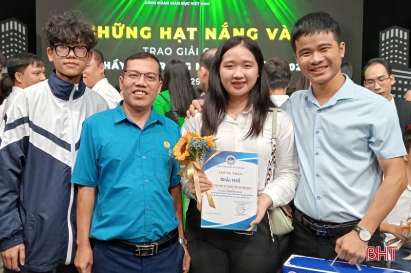Nhóm học sinh Hà Tĩnh giành giải nhì Cuộc thi “Thầy cô trong mắt em”