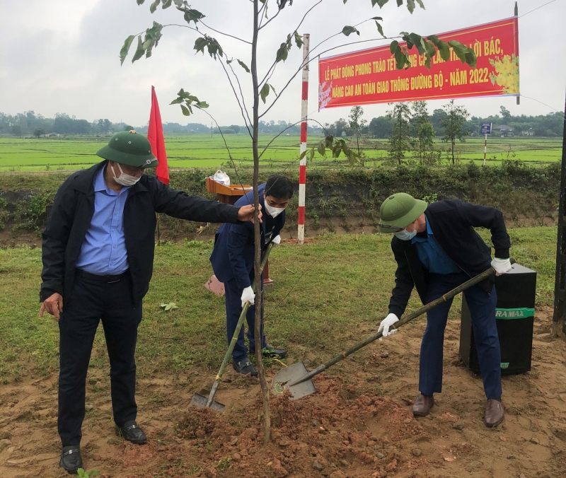 CĐ ngành GTVT Hà Tĩnh phối hợp phát động Tết trồng cây Xuân Nhâm Dần năm 2022