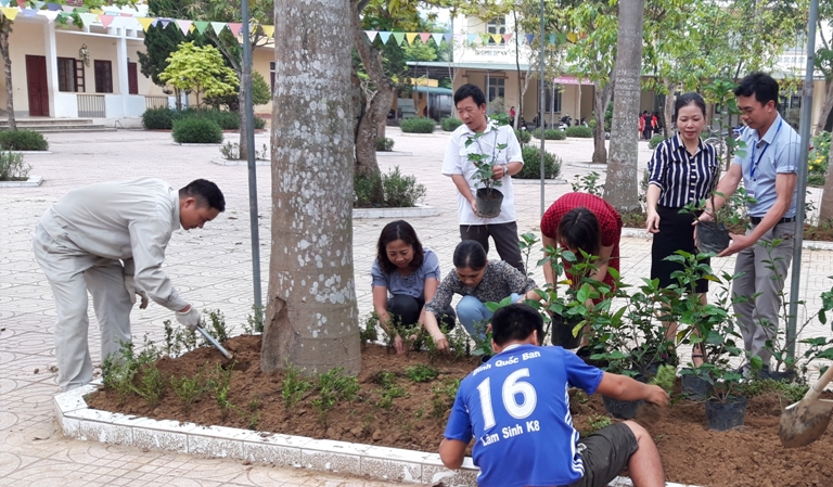 CĐ Trường TH Trung Lương: Nhiều hoạt động hướng về Tháng Công nhân và Kỷ niệm 90 năm Ngày thành lập Công đoàn Việt Nam