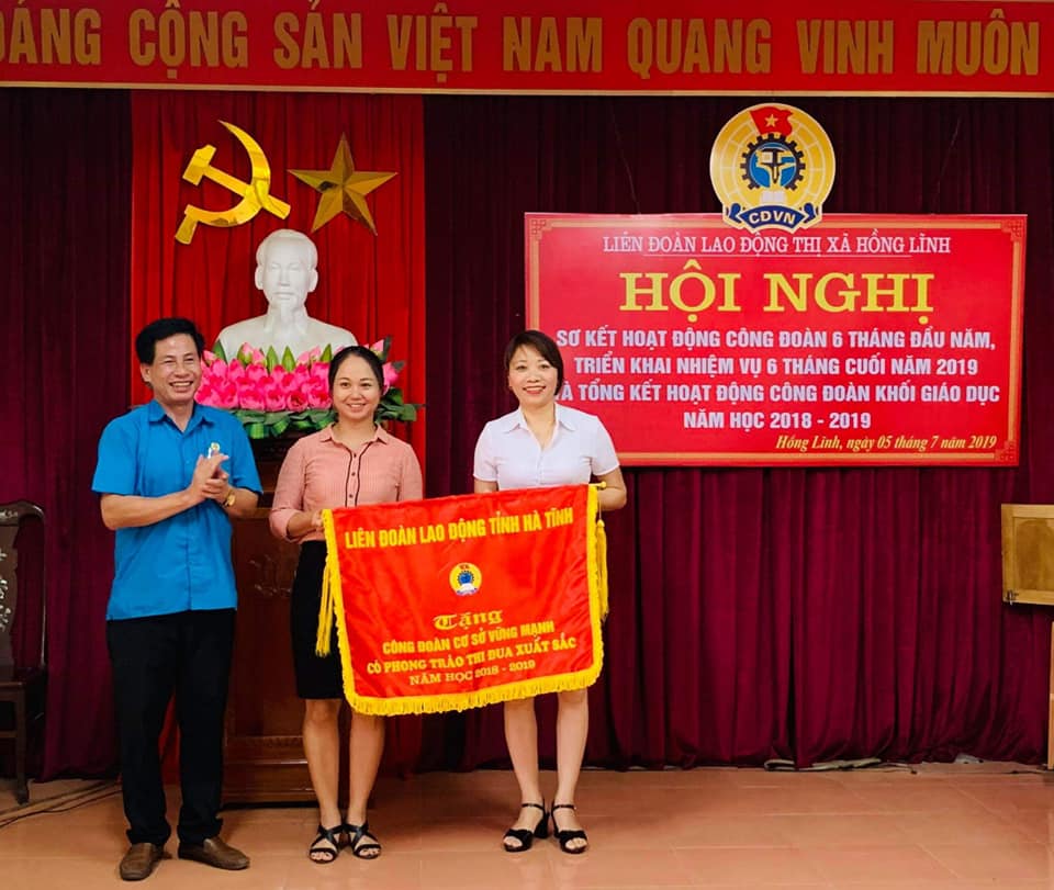 Hồng Lĩnh: Sơ kết hoạt động Công đoàn 6 tháng đầu năm  và Tổng kết hoạt động Công đoàn khối Giáo dục năm học 2018-2019