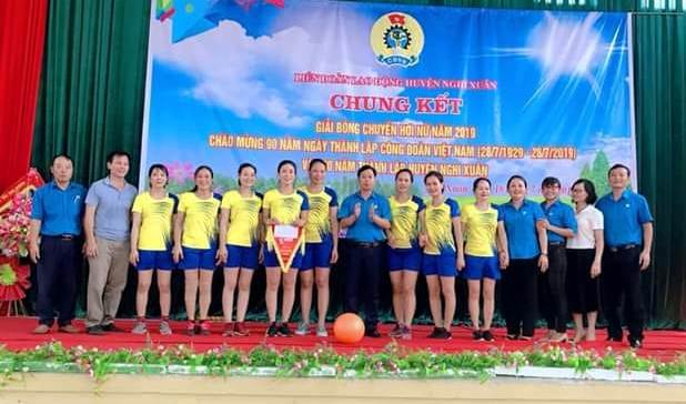 Nghi Xuân: Sôi nổi chung kết giải bóng chuyền hơi nữ năm 2019