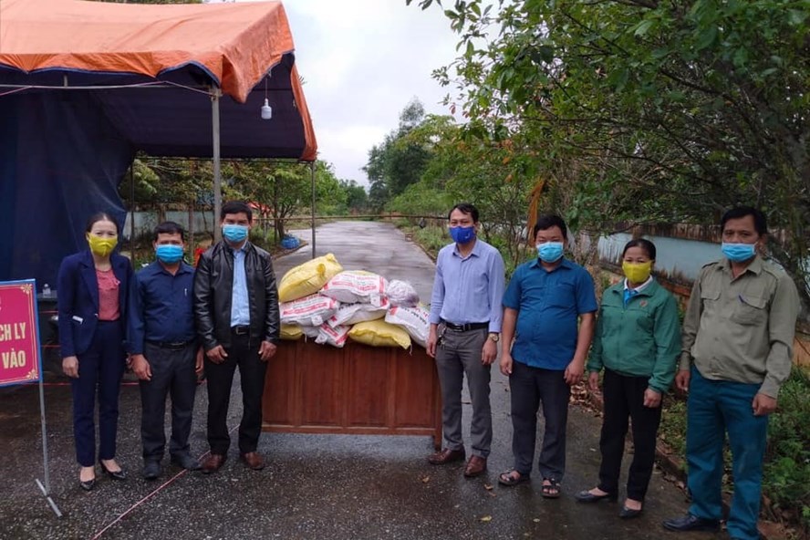 Hà Tĩnh: Đoàn viên công đoàn tích cực ủng hộ phòng chống dịch COVID-19