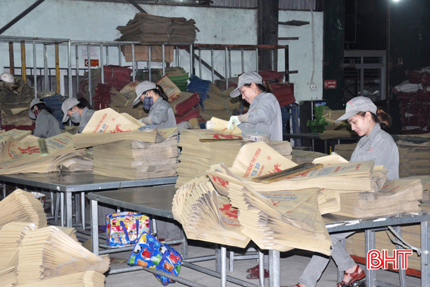 Phong trào thi đua “tiếp lửa” đại hội Đảng các cấp ở Hà Tĩnh