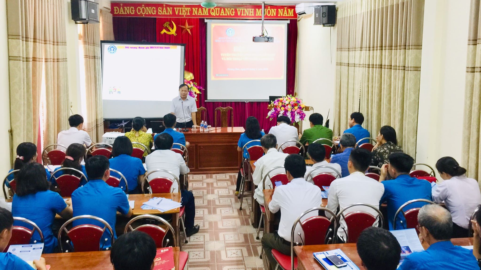 Hương Sơn: Hội nghị tuyên truyền, phổ biến pháp luật và đối thoại với người lao động 