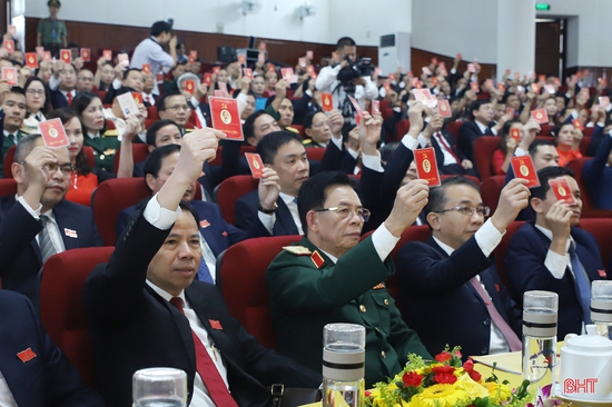 53 đồng chí trúng cử Ban Chấp hành Đảng bộ Hà Tĩnh lần thứ XIX nhiệm kỳ 2020 - 2025