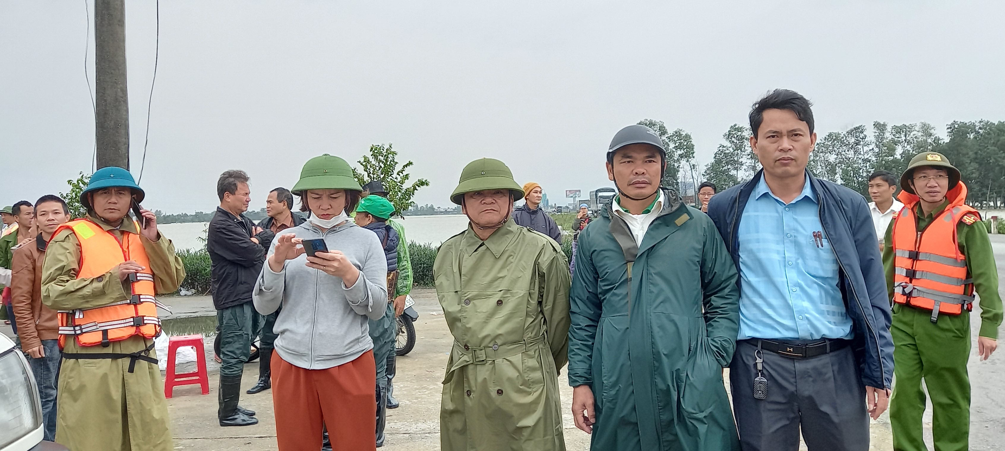 Thạch Hà: Cứu trợ kịp thời cho đoàn viên, CNVCLĐ và đồng bào vùng lũ