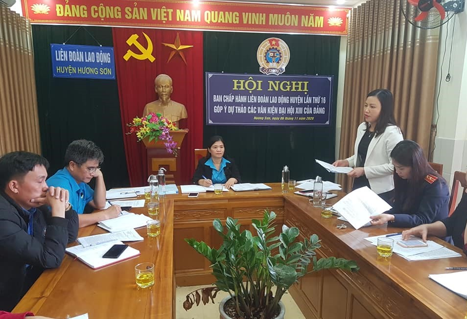 Hương Sơn: Tổ chức Hội nghị lấy ý kiến góp ý vào dự thảo các văn kiện Đại hội lần thứ XIII của Đảng