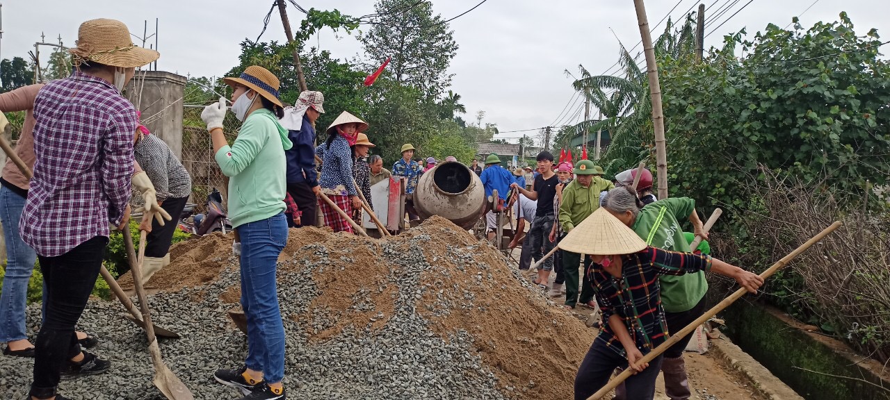 Đoàn viên công đoàn huyện Lộc Hà với phong trào “Ngày thứ 7 tình nguyện với nông thôn mới”