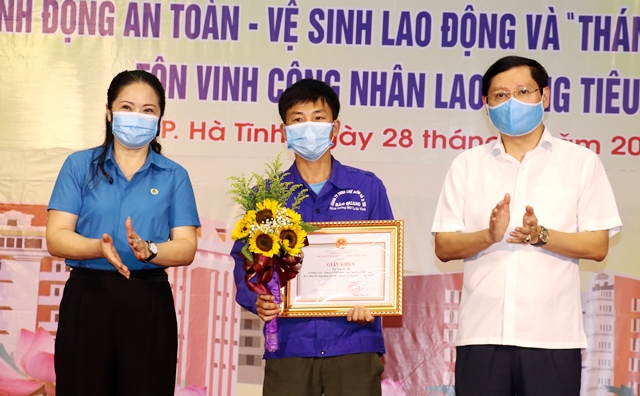 Thành phố Hà Tĩnh: Tổ chức phát động Tháng Công nhân và  Tháng An toàn vệ sinh Lao động năm 2021