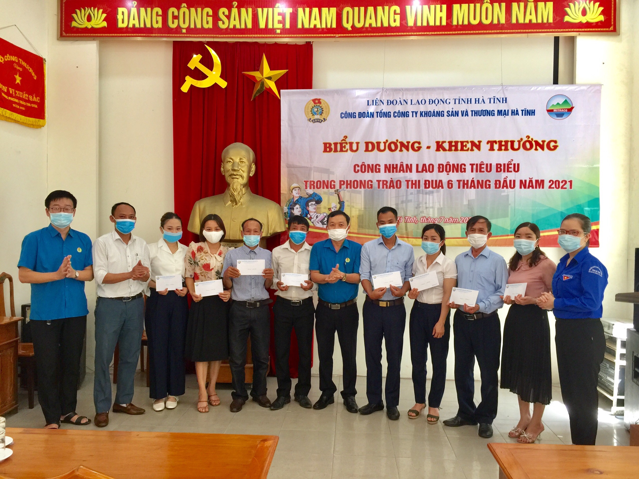 CĐ Tổng Công ty Khoáng sàn và Thương mại Hà Tĩnh nhiều hoạt động sôi nổi chào mừng Ngày thành lập Công đoàn Việt Nam