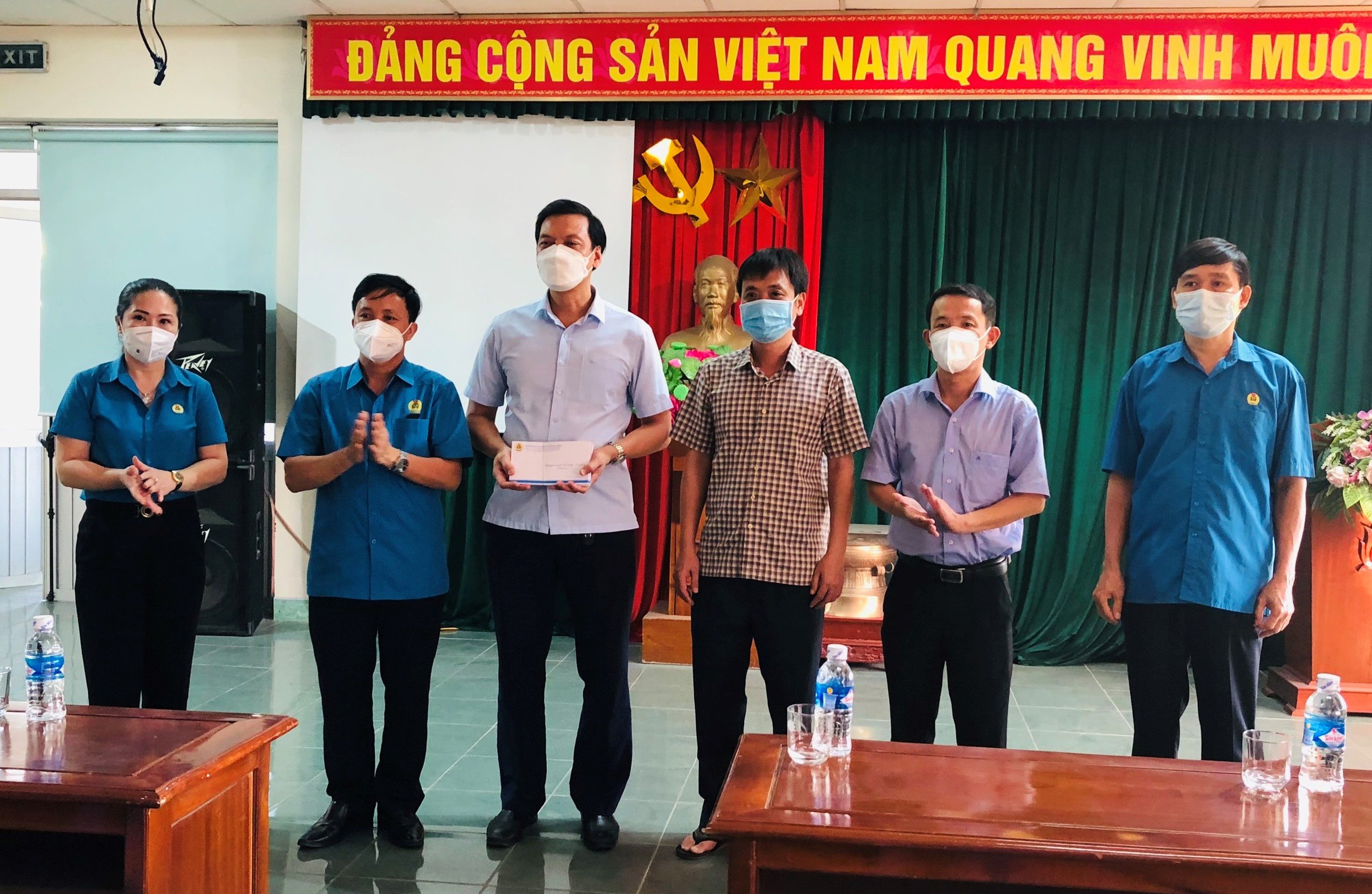 Công đoàn Hà Tĩnh đồng hành cùng doanh nghiệp, người lao động đảm bảo thực hiện mục tiêu kép