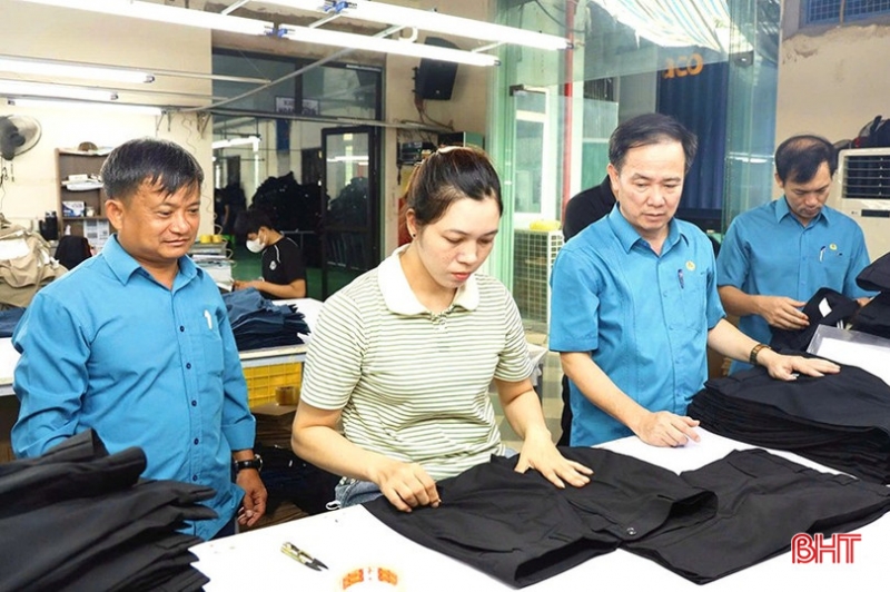 Tinh gọn bộ máy, củng cố niềm tin