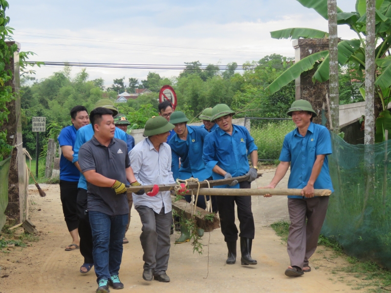 LĐLĐ tỉnh ra quân hỗ trợ xã Điền Mỹ xây dựng nông thôn mới