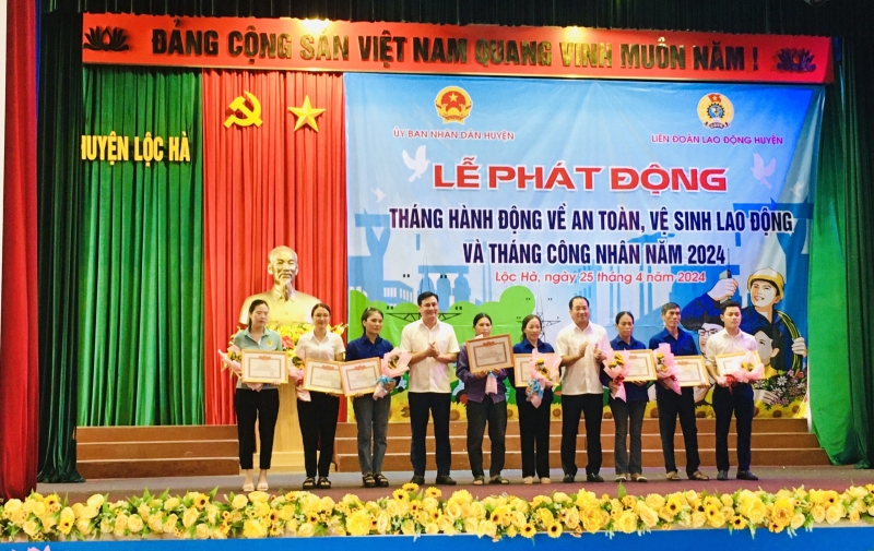 Lộc Hà: Phối hợp tổ chức Lễ phát động Tháng Công nhân - Tháng hành động về An toàn vệ sinh lao động năm 2024 và tôn vinh CNLĐ tiêu biểu