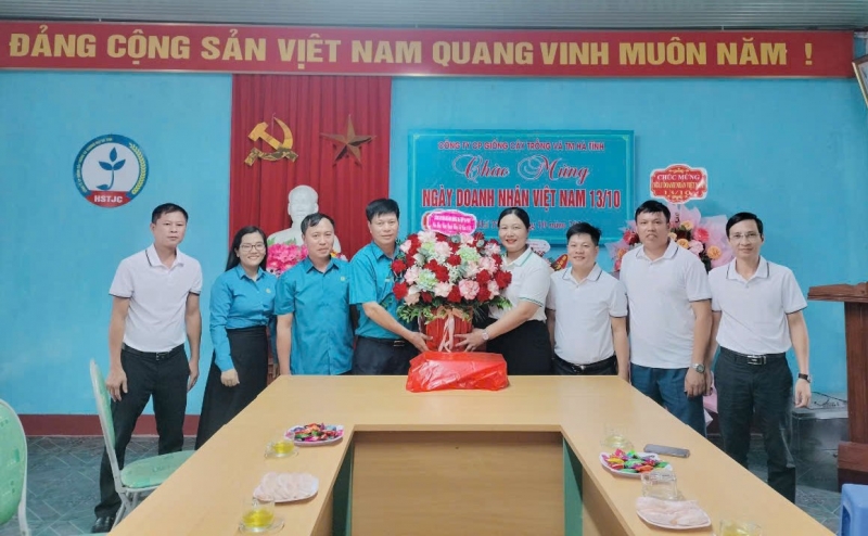 Công đoàn ngành Nông nghiệp và phát triển nông thôn: chúc mừng các doanh nghiệp nhân Ngày Doanh nhân 13/10