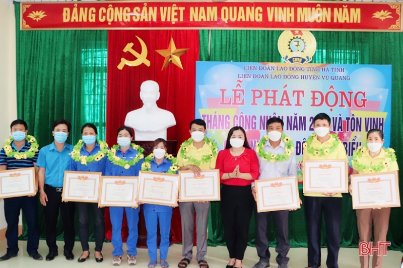 10 công nhân lao động tiêu biểu được huyện Vũ Quang khen thưởng