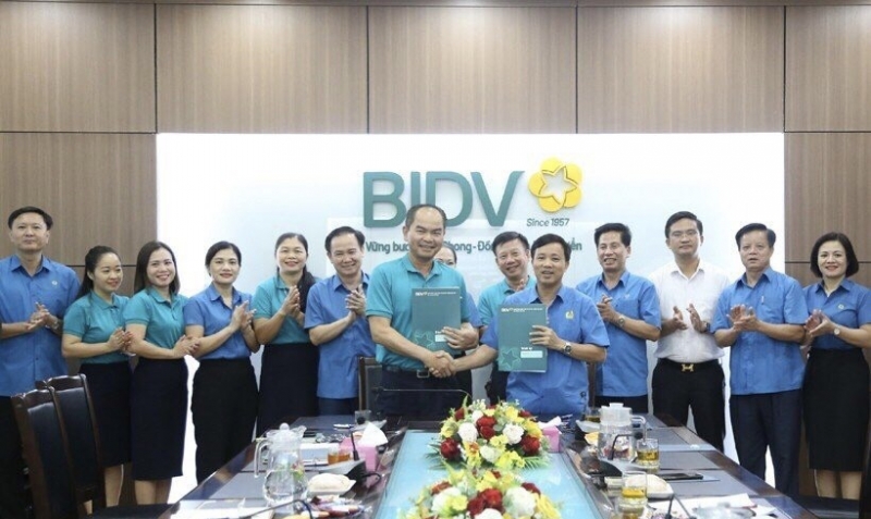 Liên đoàn Lao động tỉnh và Ngân hàng Thương mại Cổ phần BIDV Chi nhánh Hà Tĩnh ký kết thỏa thuận hợp tác