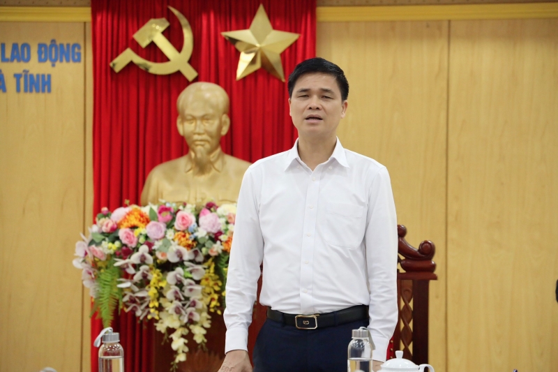 Phó Chủ tịch Tổng LĐLĐ Việt Nam Ngọ Duy Hiểu làm việc với Ban Thường vụ LĐLĐ tỉnh Hà Tĩnh