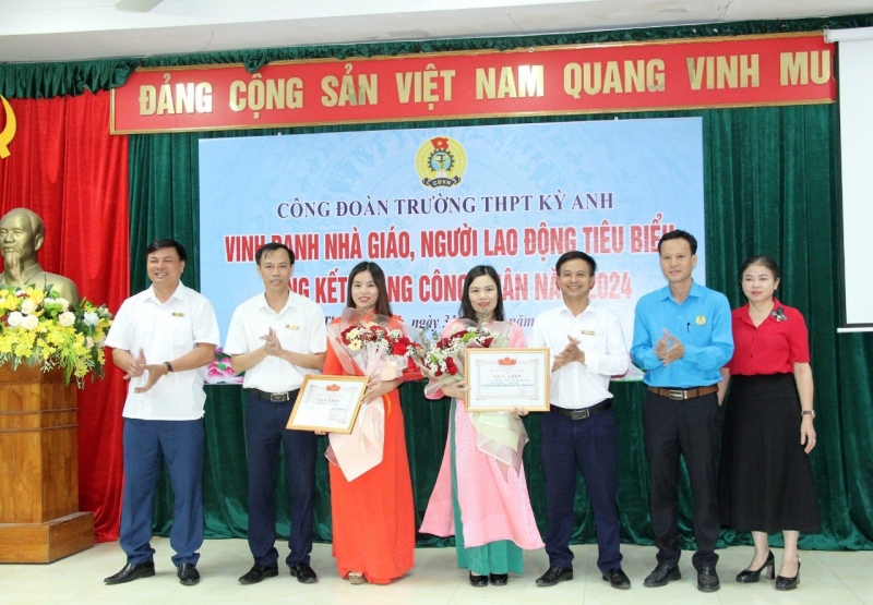 Công đoàn trường THPT Kỳ Anh tổ chức tổng kết Tháng công nhân và vinh danh nhà giáo, người lao động tiêu biểu