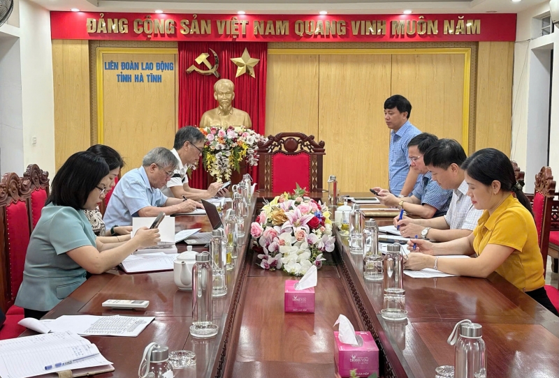 LĐLĐ tỉnh: Tổ chức Hội nghị cho ý kiến về về công tác biên soạn cuốn “Lịch sử phong trào công nhân và Công đoàn Hà Tĩnh” - Tập 3