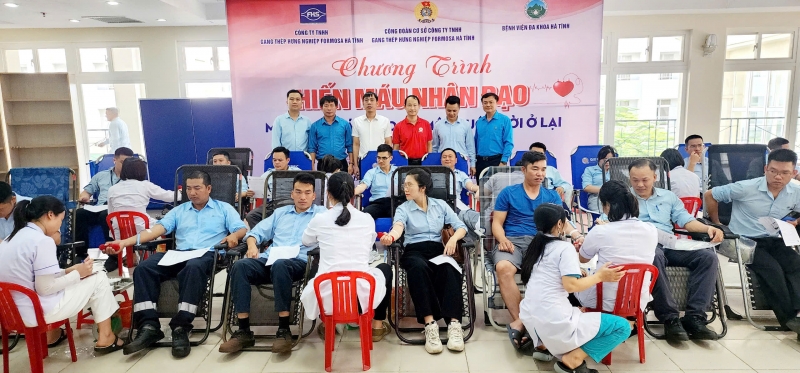 Gần 1000 đoàn viên, người lao động Công ty Formosa Hà Tĩnh tham gia hiến máu nhân đạo