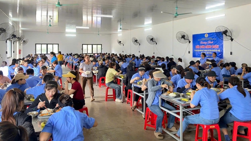CĐCS Cụm phía Tây đẩy mạnh hoạt động chào mừng kỷ niệm các ngày lễ lớn