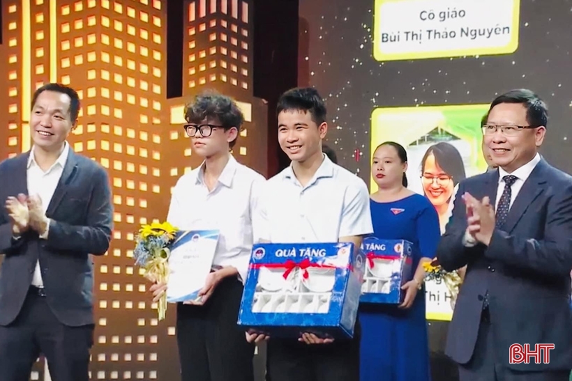 Nhóm học sinh Hà Tĩnh giành giải nhì Cuộc thi “Thầy cô trong mắt em”