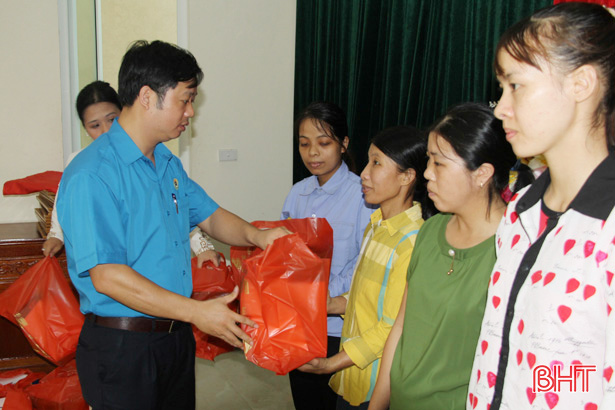 LĐLĐ Nghi Xuân tôn vinh 20 công nhân lao động tiêu biểu năm 2018