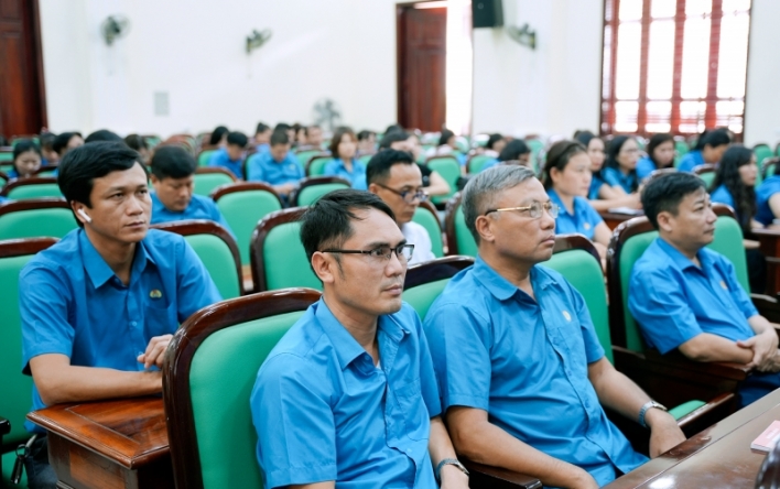 Thành phố Hà Tĩnh: Phát động phong trào thi đua chào mừng...