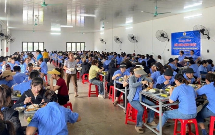 CĐCS Cụm phía Tây đẩy mạnh hoạt động chào mừng kỷ niệm...